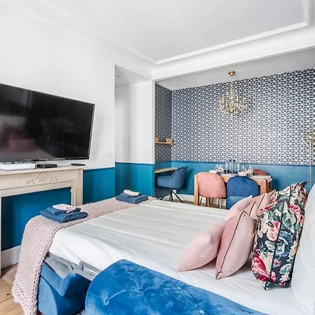 À supprimer V3 Vibrant Stay Luxurious Stay Steps from Trocadéro Appartement