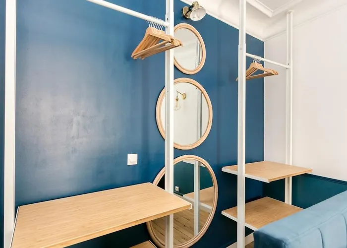 V3 Vibrant Luxurious Steps From Trocadero *