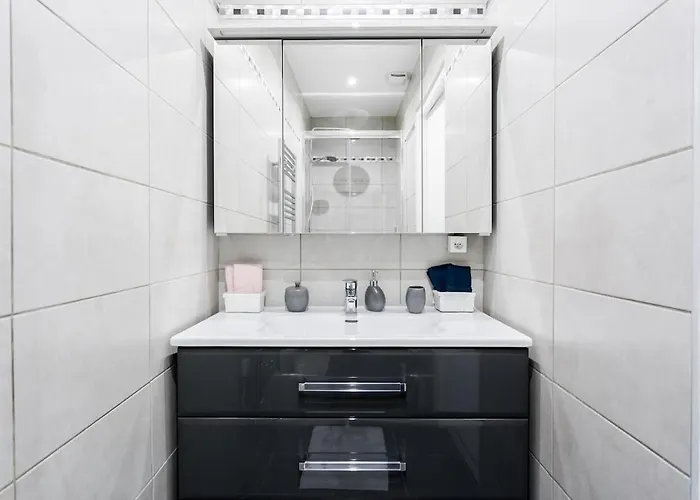 Apartment V3 Vibrant Luxurious Steps From Trocadero