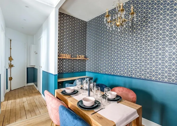 Apartment V3 Vibrant Luxurious Steps From Trocadero Paris