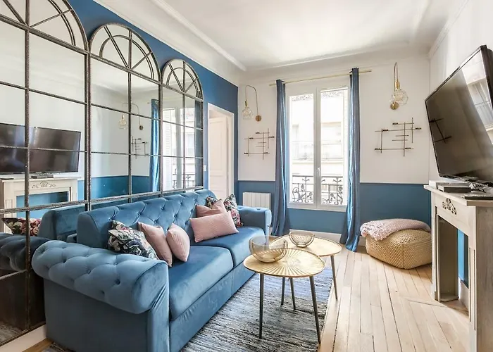 V3 Vibrant Luxurious Steps From Trocadero Apartment Paris