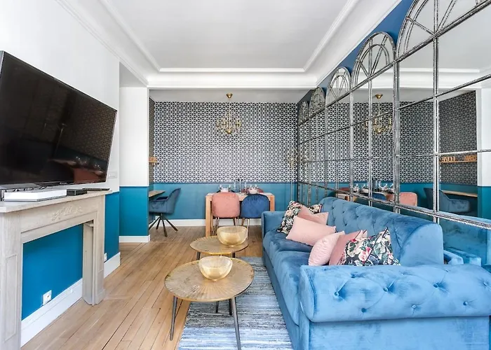 V3 Vibrant Luxurious Steps From Trocadero * Paris
