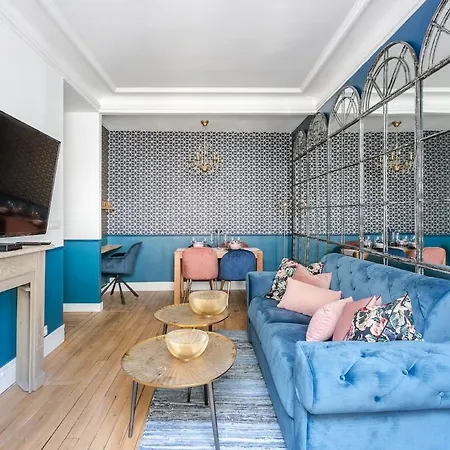 V3 Vibrant Luxurious Steps From Trocadero * Paris